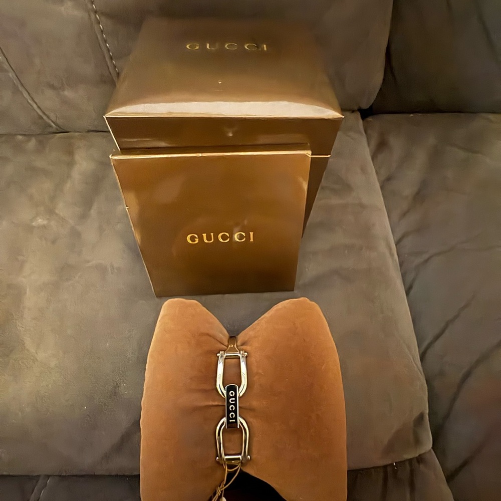 Gucci Gold Tone Rectangular Women's Bracelet Watch - Picture 2 of 12